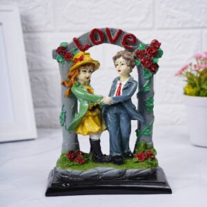 Love Couple Showpiece